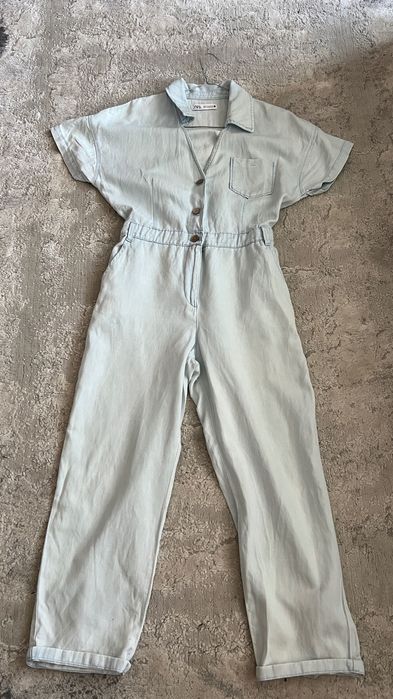 Vând salopetă zara