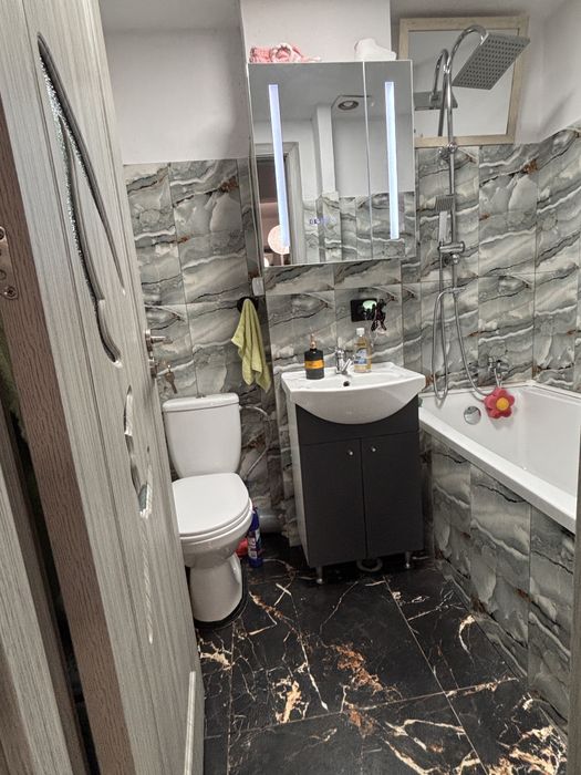 Apartament cu 4 camere – Zona Auchan Vitan / Bobocica