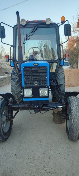 Срочна сотилади. Трактор 80.1 реал оладиганлар тел килинг.