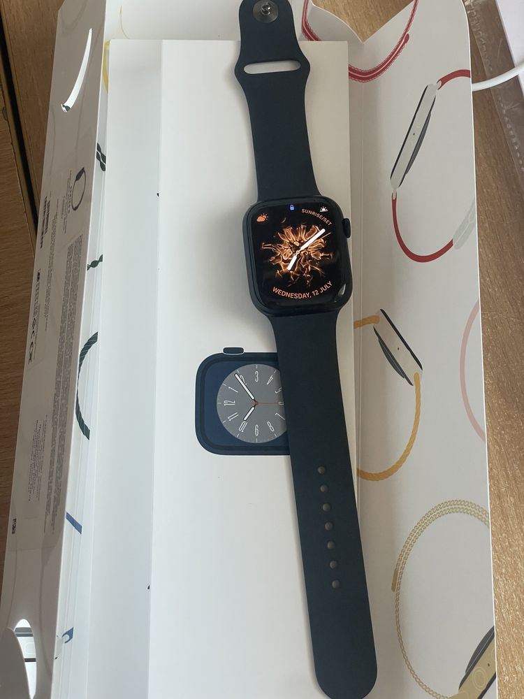 Apple watch S8 GPS 45 mm