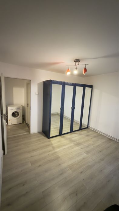 Proprietar,Vând apartament 3 camere Rovine