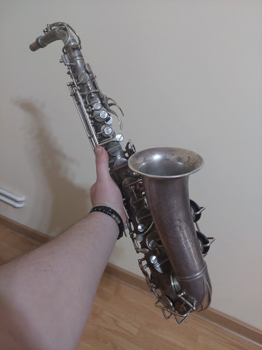 Vând Saxofon G.H.Hullër