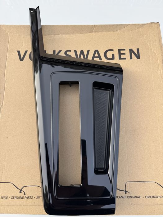 Golf 8 GTI Централна конзола