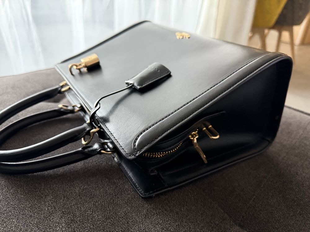 Дамска кожена чанта Coach