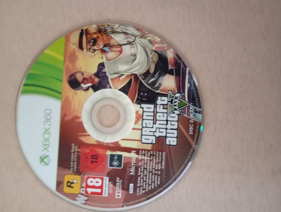 Vând GTA V Xbox 360