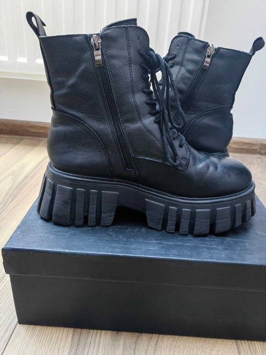 Ghete piele fete negre