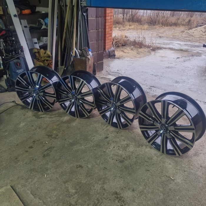 Титановый диски и значок от тайота