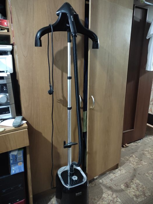 Отдам паровой утюг Tefal требует осмотра, может ремонта.