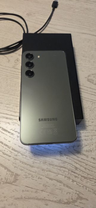 Samsung Galaxy S 23  8 gb ram 5G  256gb green Android 16