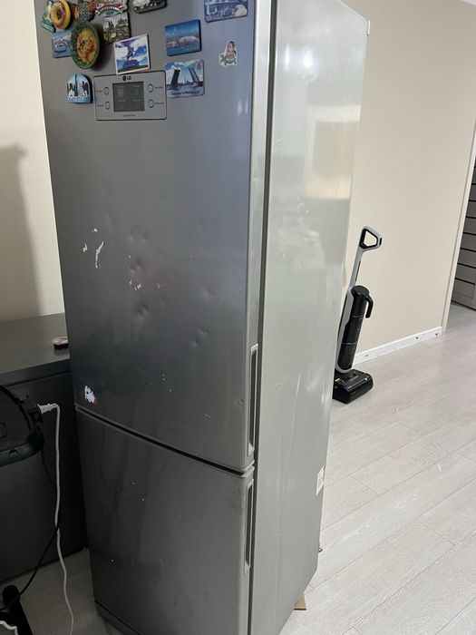 Срочно продам холодильник LG