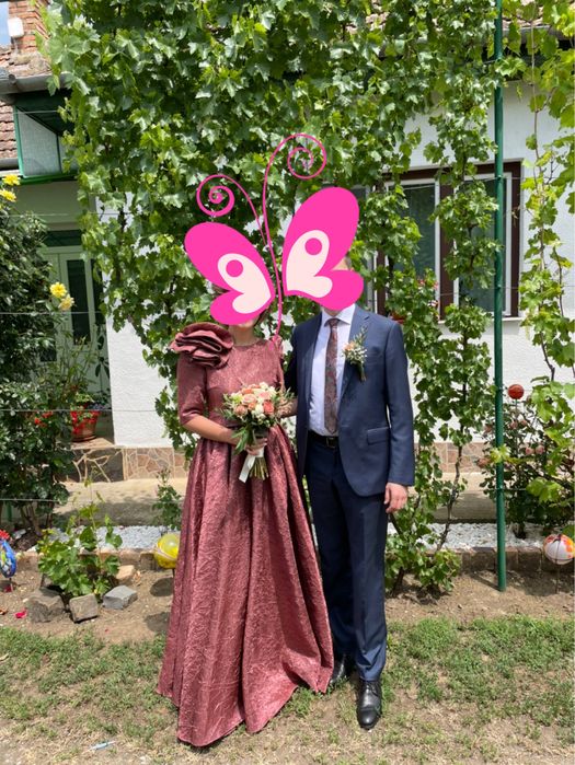 Vând rochie elegantă