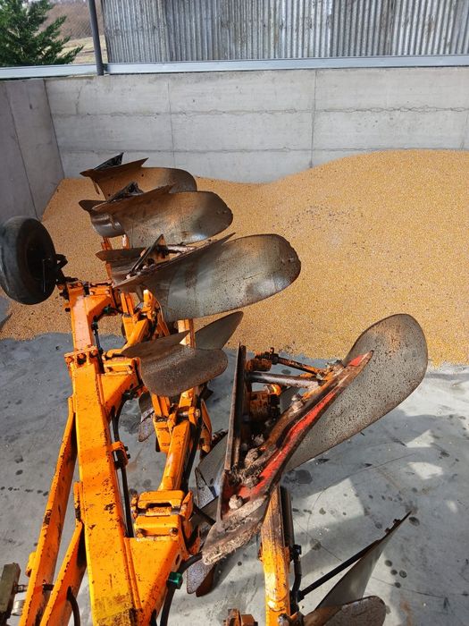 Plug cu 3+1 brazde 4 brazde huard . Ca lemken kuhn