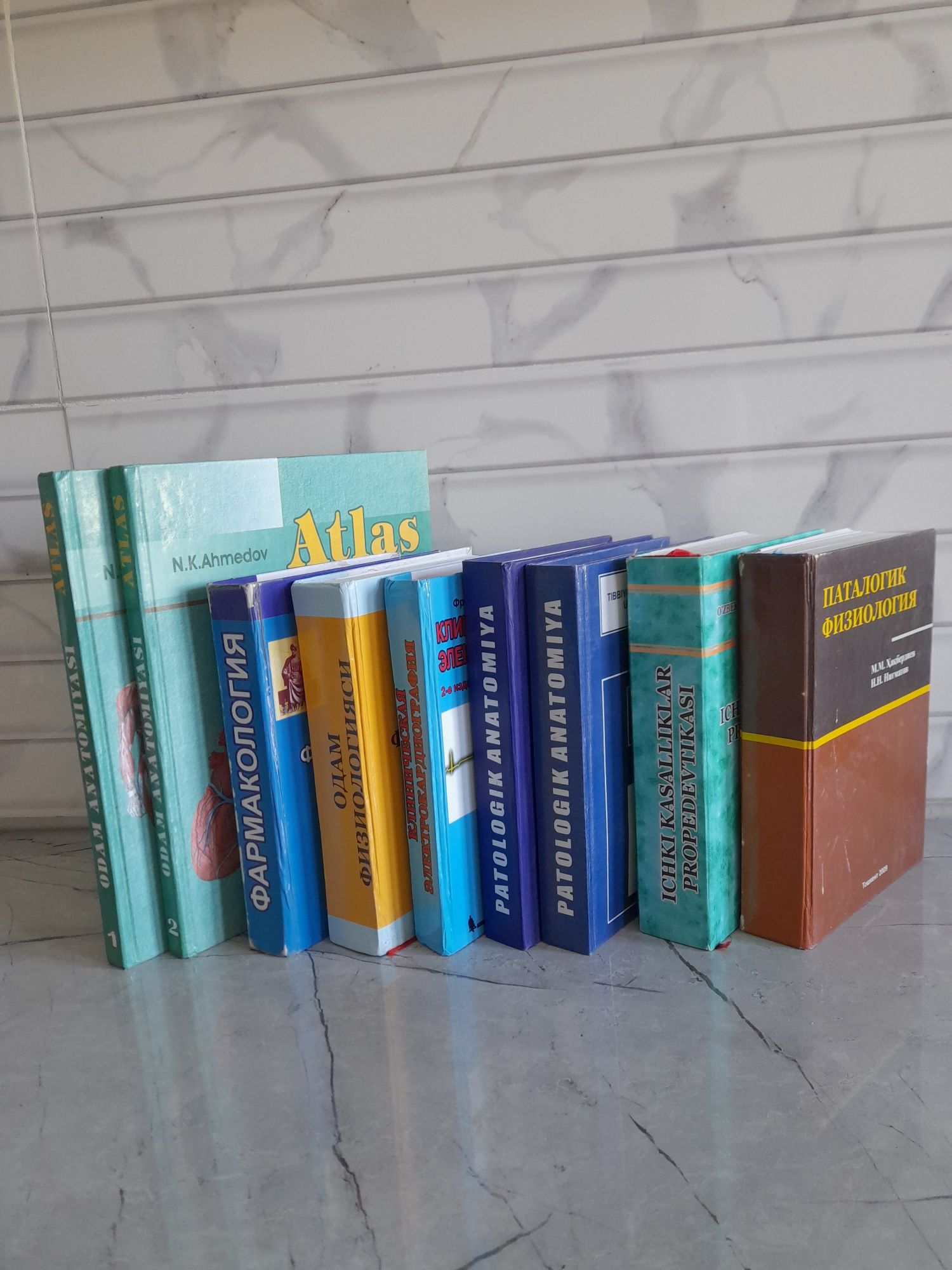 Tibbiyot talabalari uchun kitoblar.(1-3kurs)