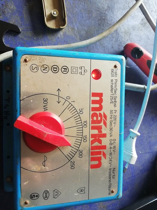 Alimentator Marklin, sine tren, cutie comanda.