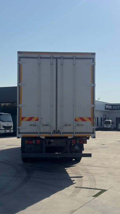 HOWO V5 AVTOFURGON 9m lik Dezilda harakatlanadi