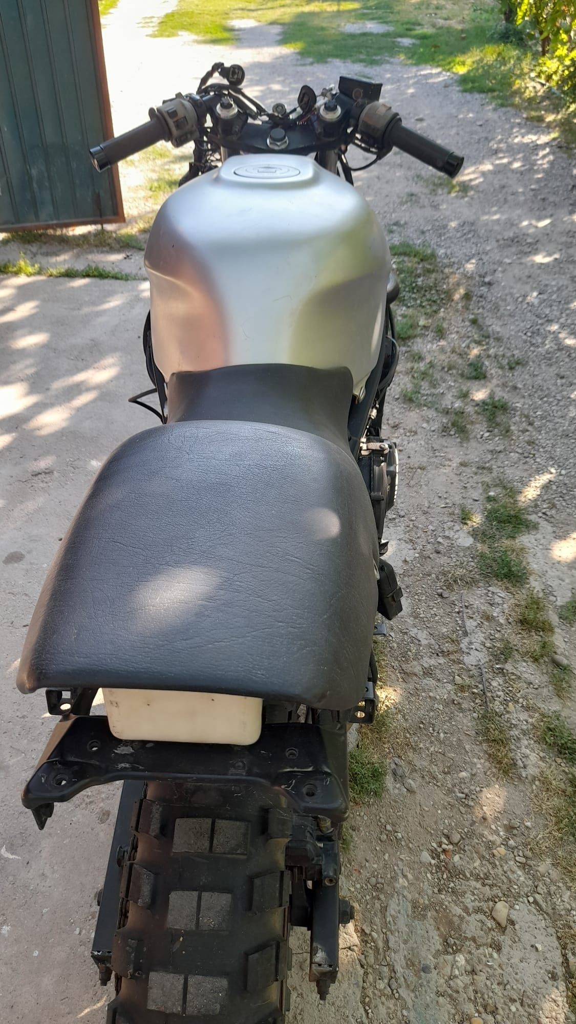 Vand Yamaha FZS 600  sau schimb cu ATV de la 300 cm in sus,4*4si Honda