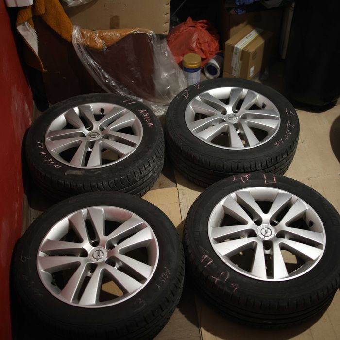 Джанти опел астра , opel astra H , 205/55R16 / Джанти с гуми