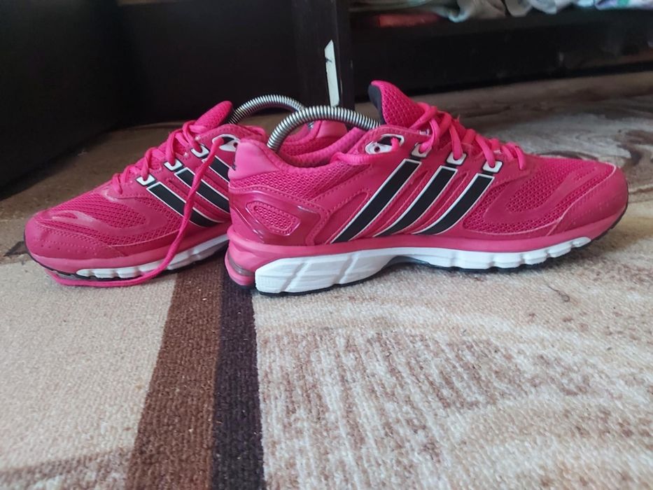 Дамски маратонки Adidas response cushion 22