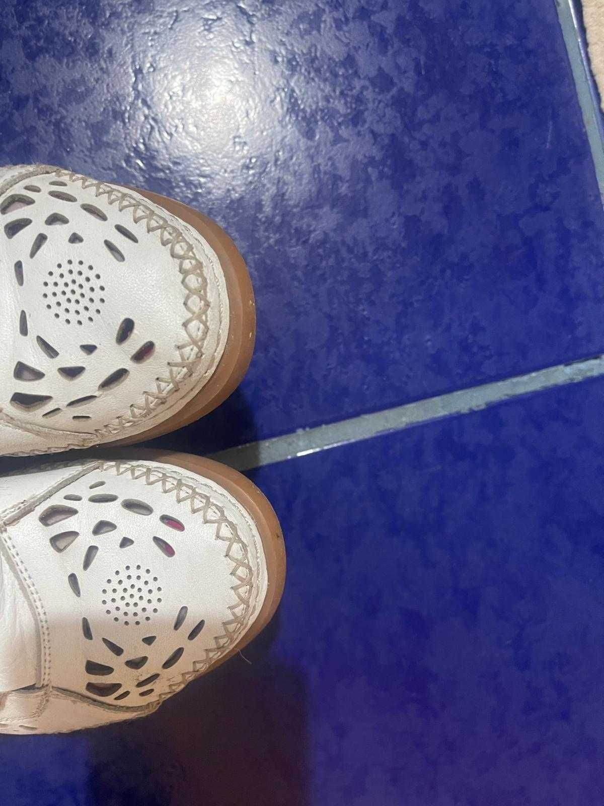 pantofi/ghetute dama piele culoare alb