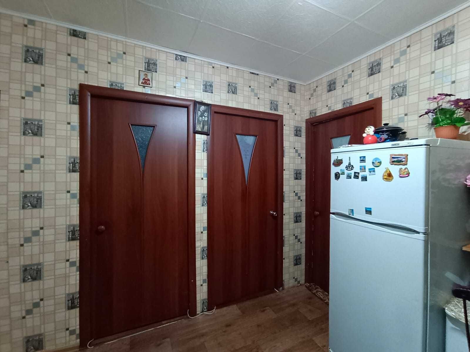 Продаю 3 комнатную квартиру в 23 микрорайоне.