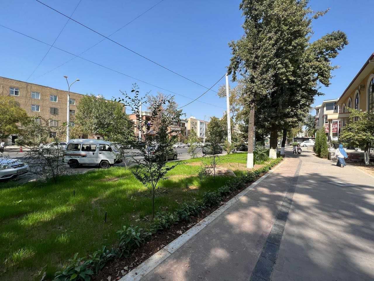 Ц13  НЕ Жилая 3/1/4 кирпич огромная площадь парковки
