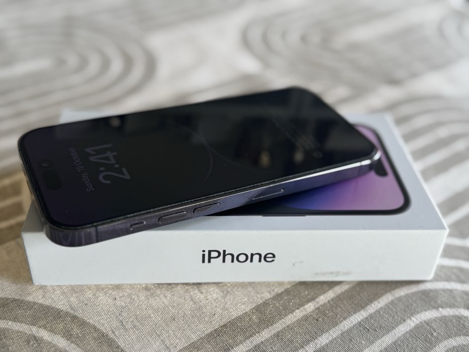 Iphone 14 pro + кейс и протектори