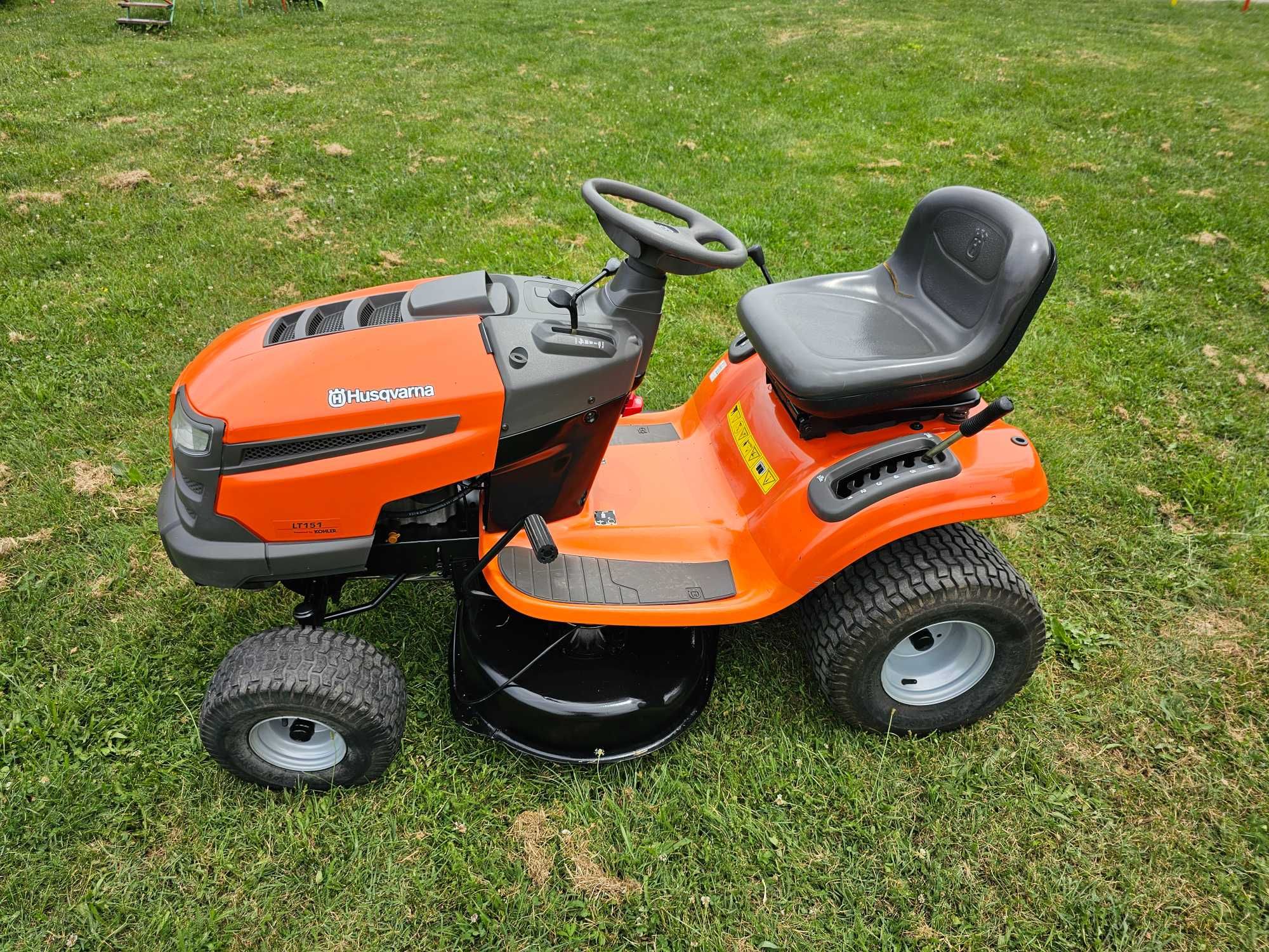 Тракторна Косачка HUSQVARNA / KOHLER. 15.к.с. ПЕРФЕКТНА
