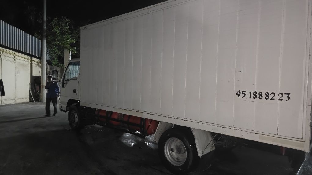 Isuzu 5t sotiladi probek 350 ming radnoy probek  xamma joyi zavod
