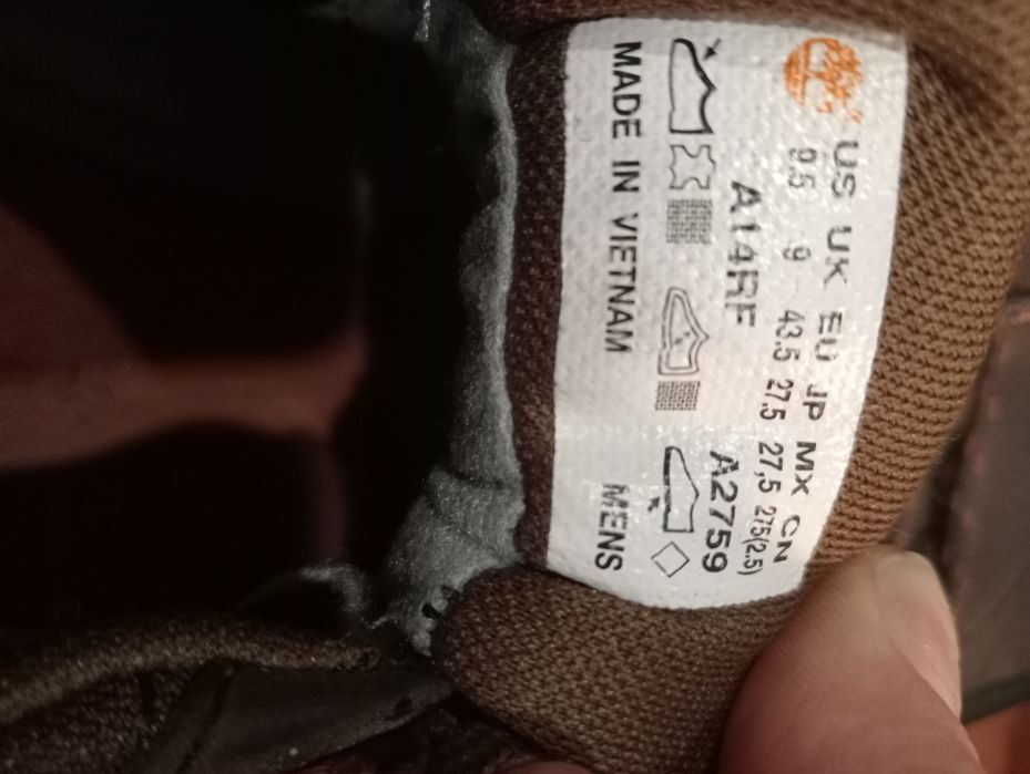 Продам мужские кроссовки