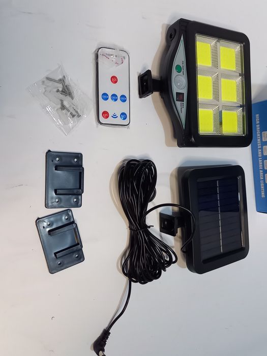 Мощна соларна лампа с три режима на работа и фотоклетка
