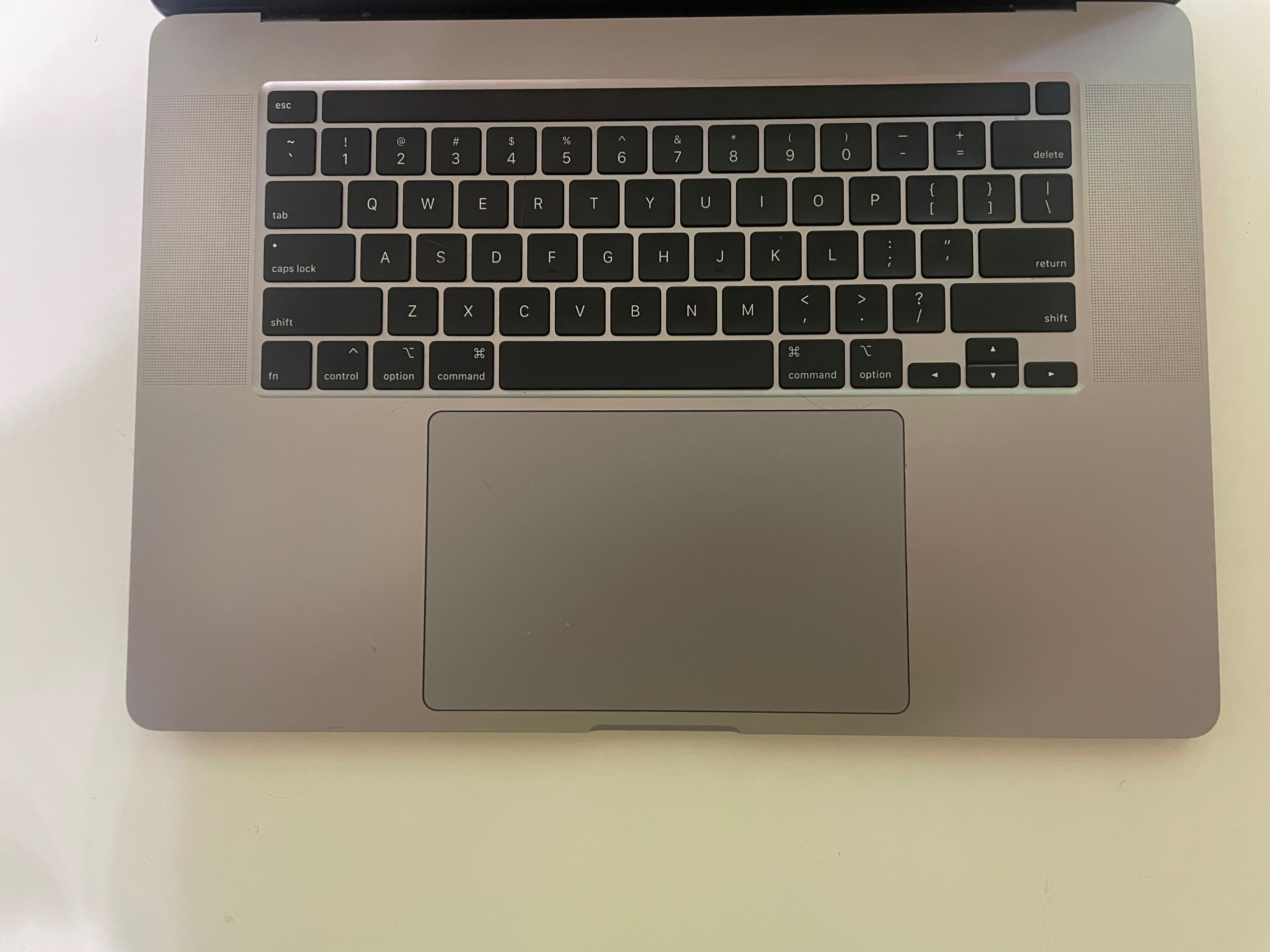 MacBook Pro 17 2019
