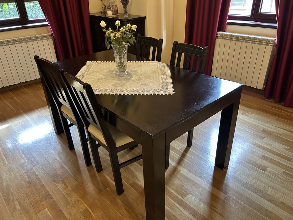 Mobila  de lemn masiv