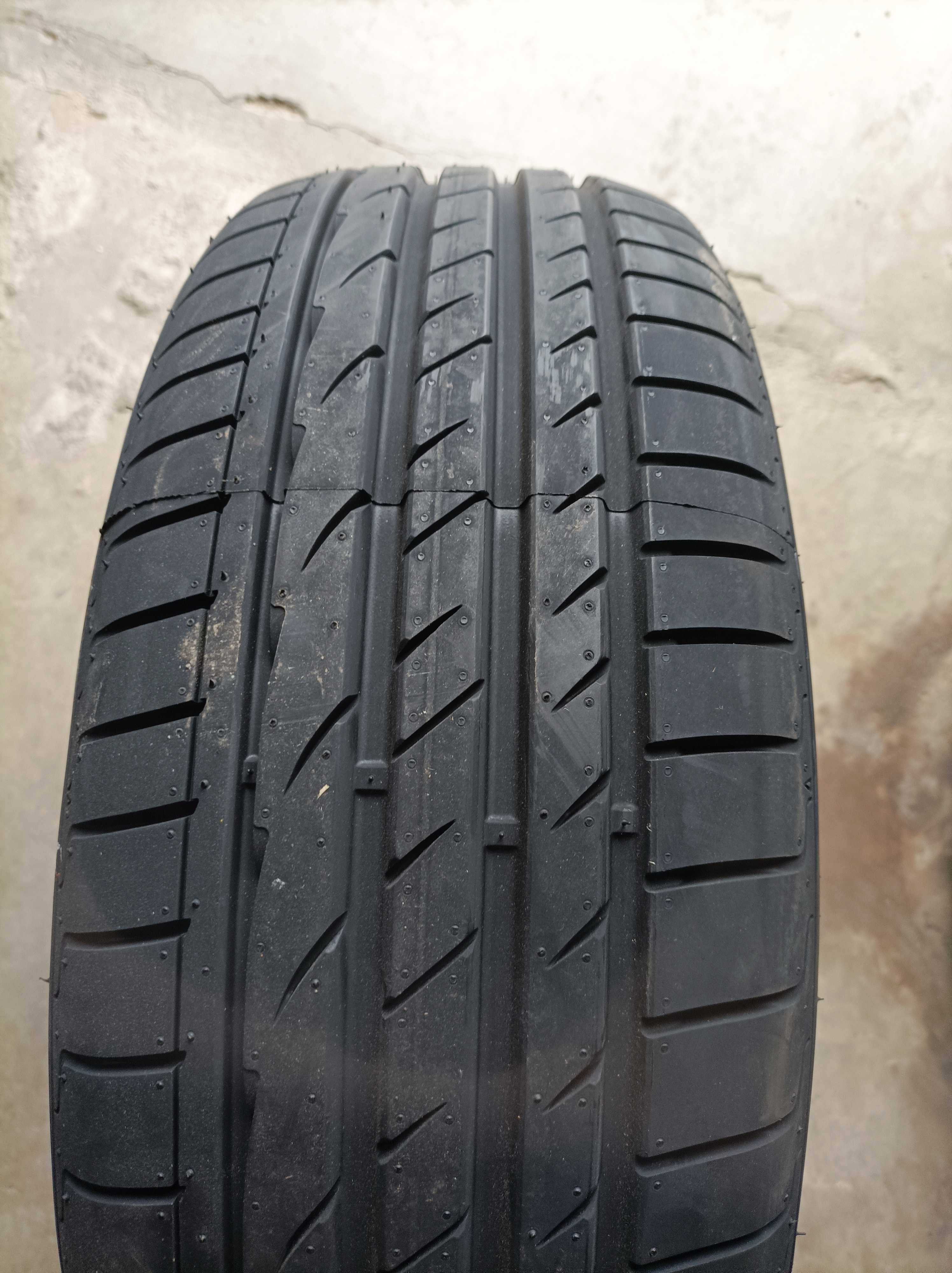 Продавам 2 нови летни гуми 205/55R16 Laufenn LK01 - 110 лв/бр