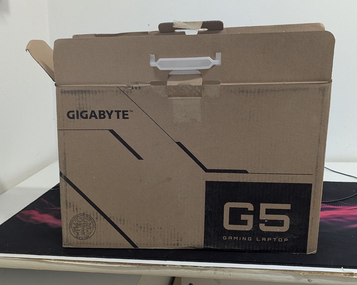 Laptop Gaming GIGABYTE G5 KF5  Stare Ca Nouă  si Accesorii