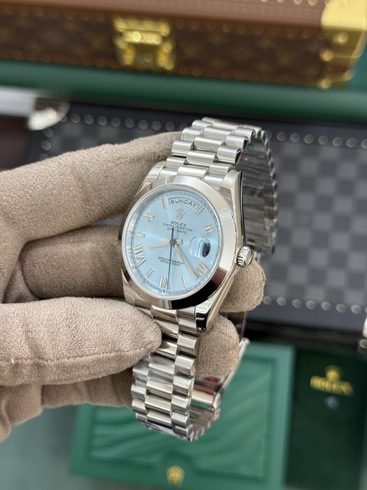 Rolex Day-Date 40mm Roman Platinum
