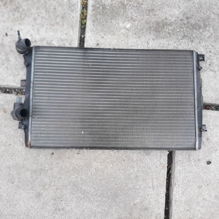 Radiator apa volkswagen vw golf 5 1.9 TDI 105 cp cod motor BXE