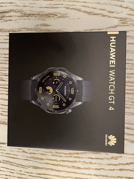 Часовник Huawei GT4