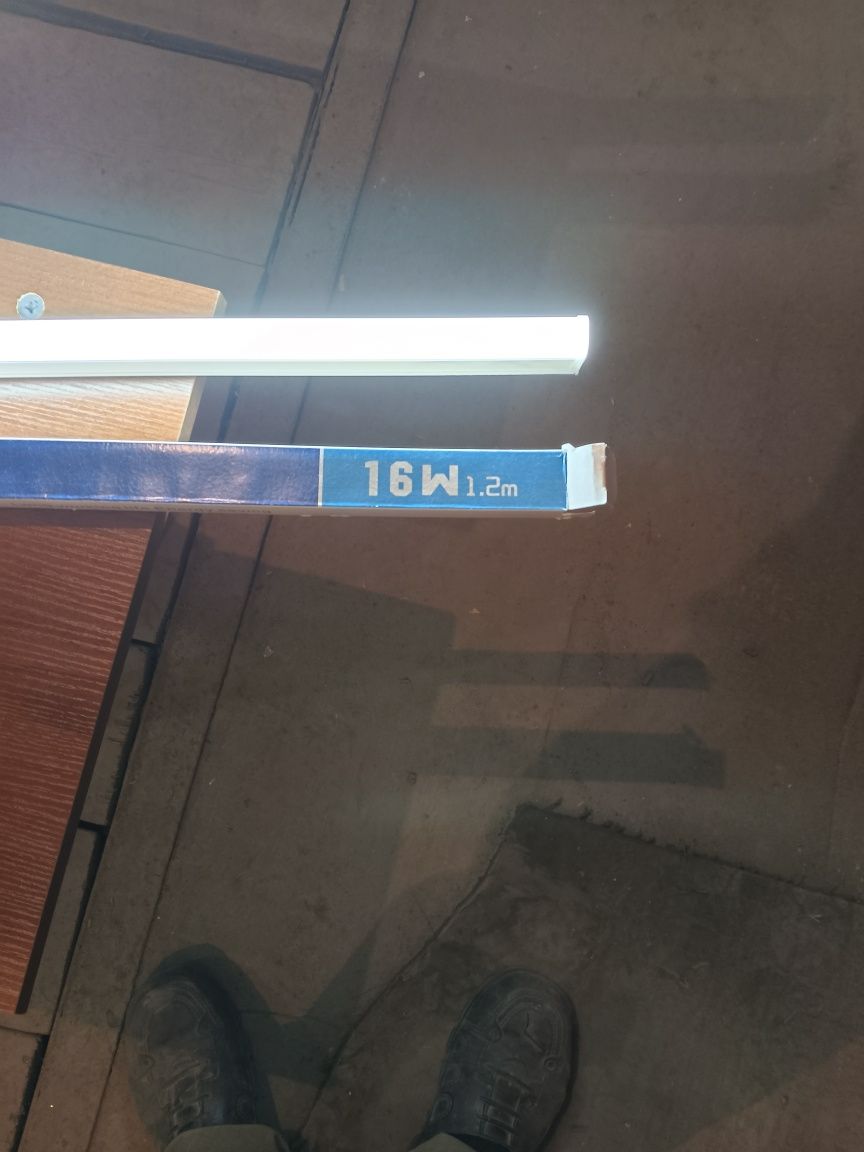 Продам лампы LED длина 1,2 метра