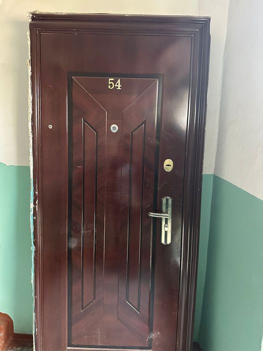 Продам наружный дверь