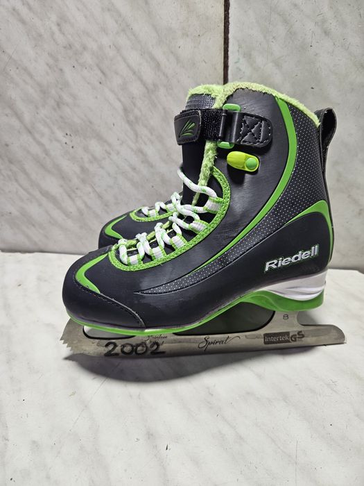 Patine 2002 gheata patinaj artistic Riedell marime eu  32-33 (21 cm)