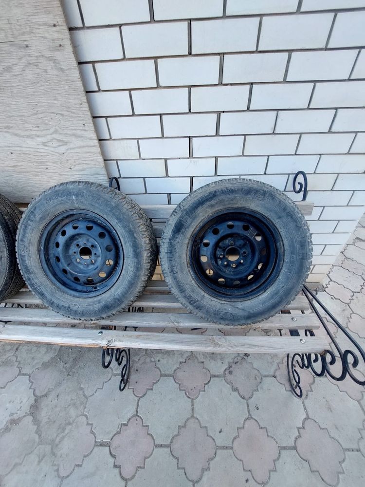 Продам комплект колес