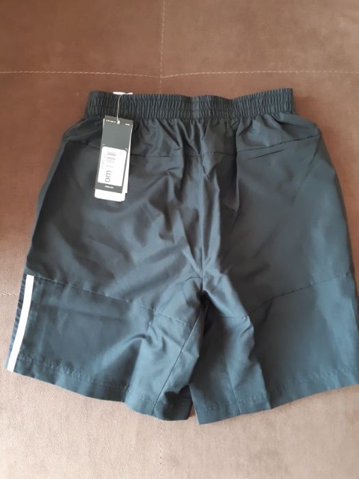 Продавам мъжки шорти Adidas Questar 7inch Short00 Black/White