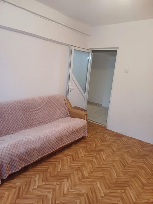 Vand apartament 2 camere Zona Industriala