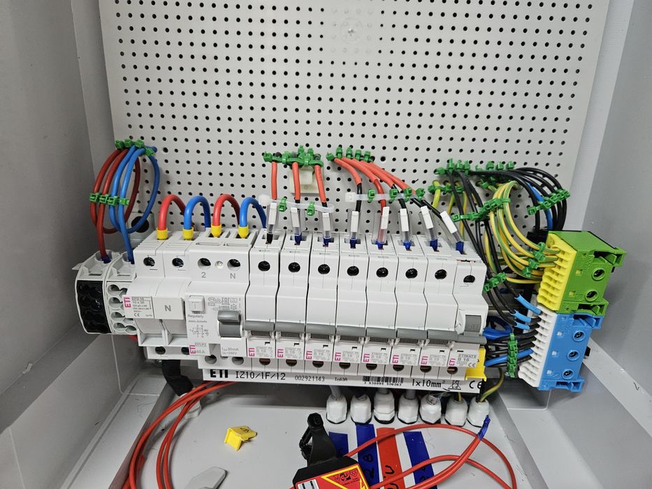 Electrician autorizat  ANRE, execut depanări, tablouri electrice!