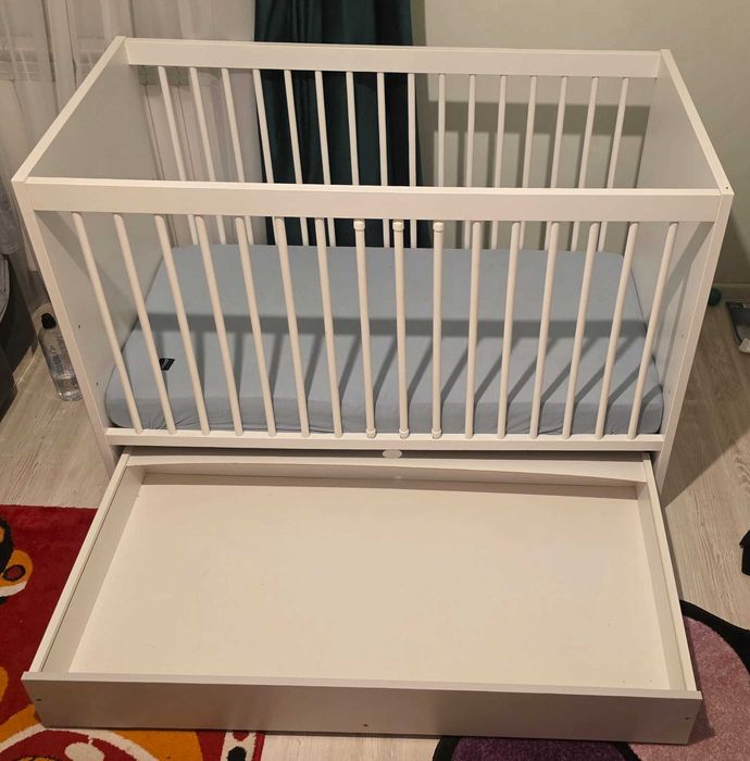 Patut lemn 120x60+sertar+saltea 3nivele, laterala cu 3 bete detasabile