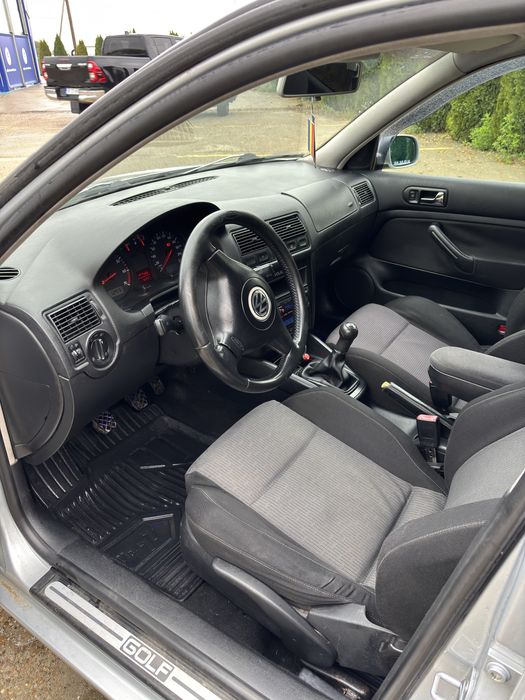 Vând VW Golf 4 1.4 16 V