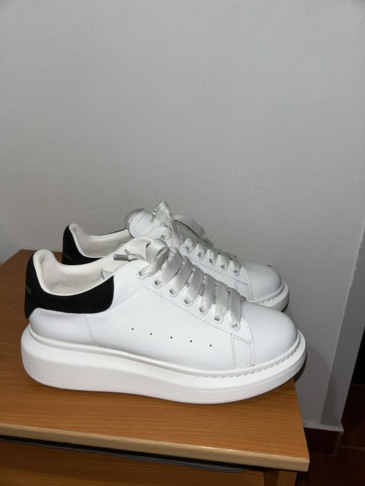 Vand Alexander McQueen