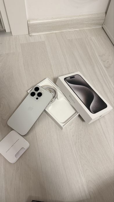 iPhone 15 Pro 256GB white