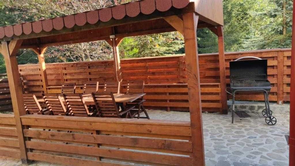 casa de vacanta amplasata in mijlocul naturii