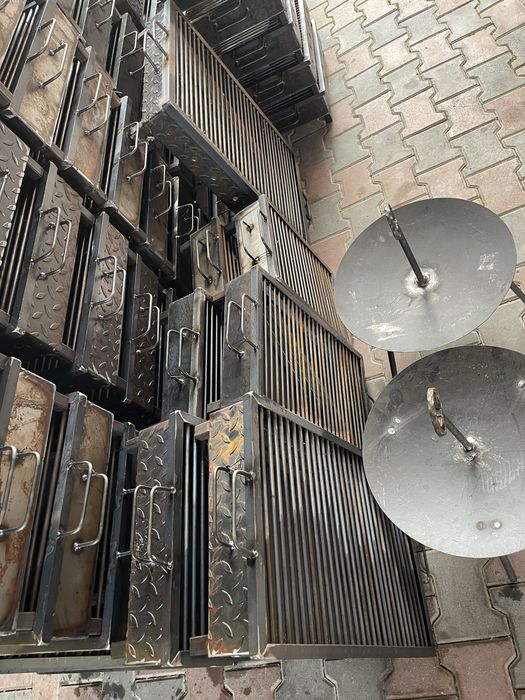 Grătar de grădină pe cărbuni